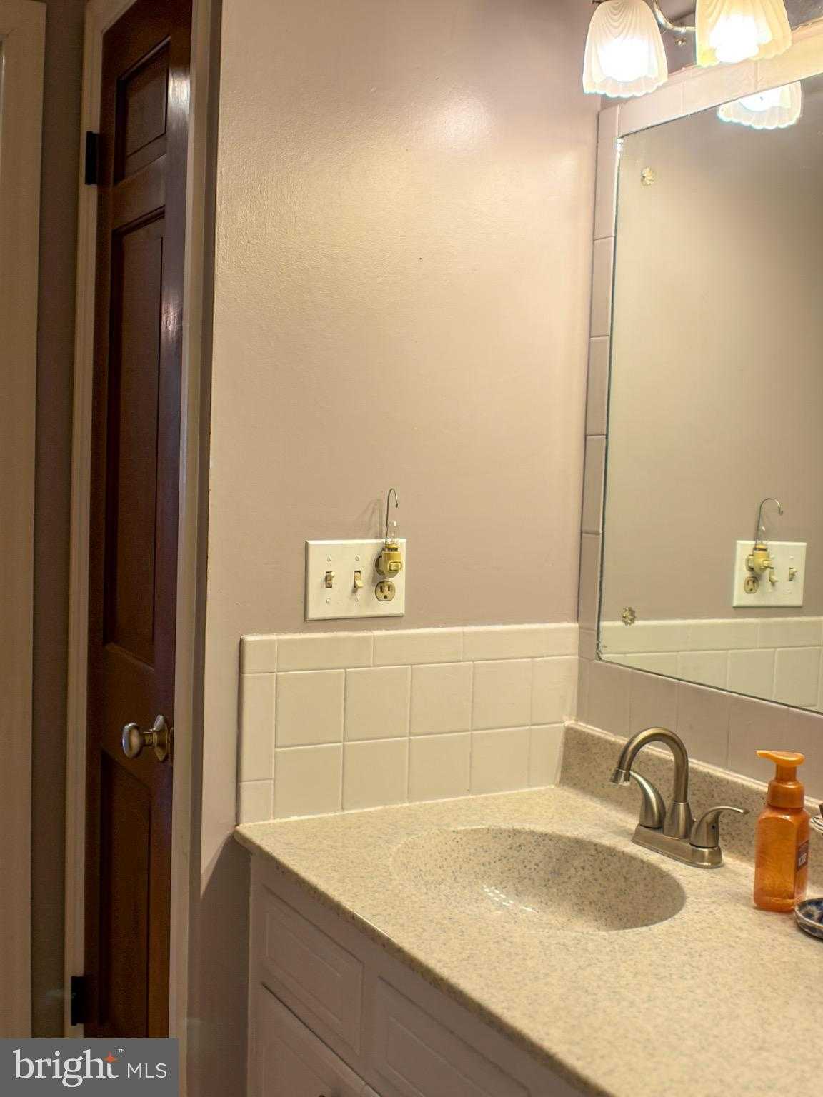 9 Lenker Ave photo 7