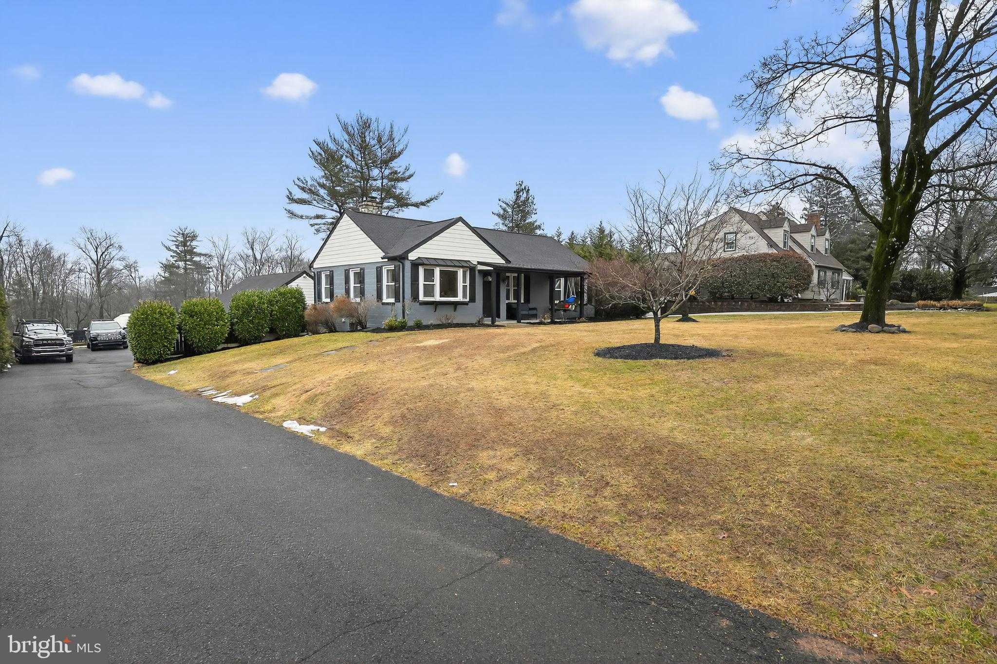 221 Morris Rd photo 2