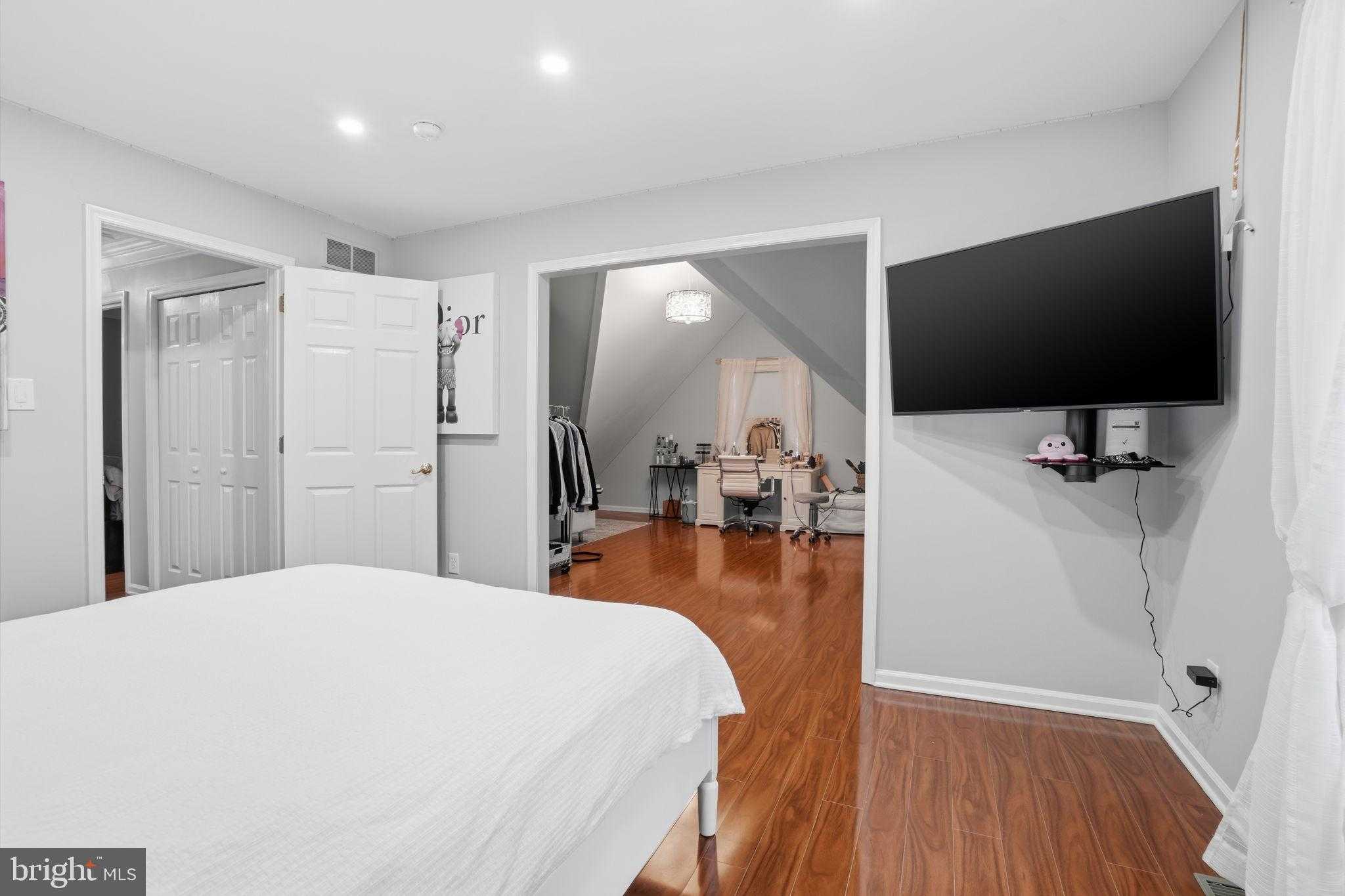 3749 Sipler Ln photo 38