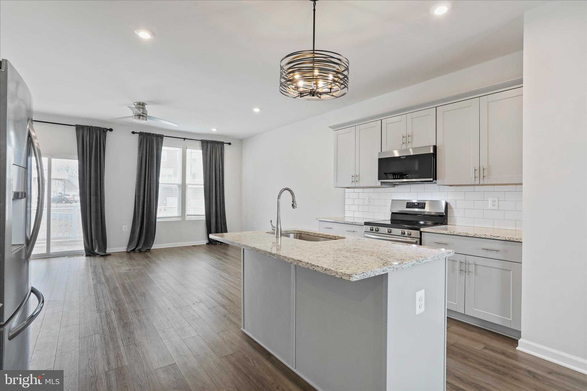 135 Presidents Pointe Ave photo 16