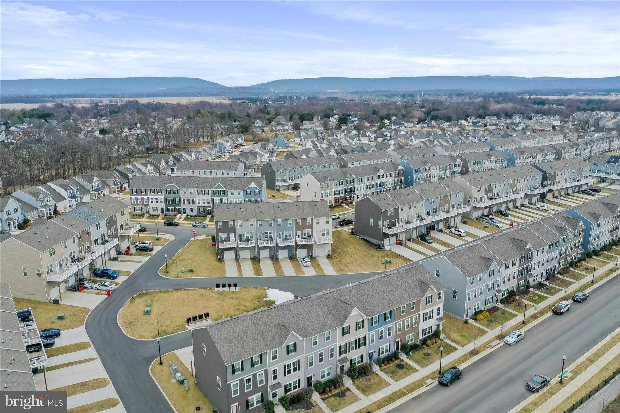 135 Presidents Pointe Ave photo 40