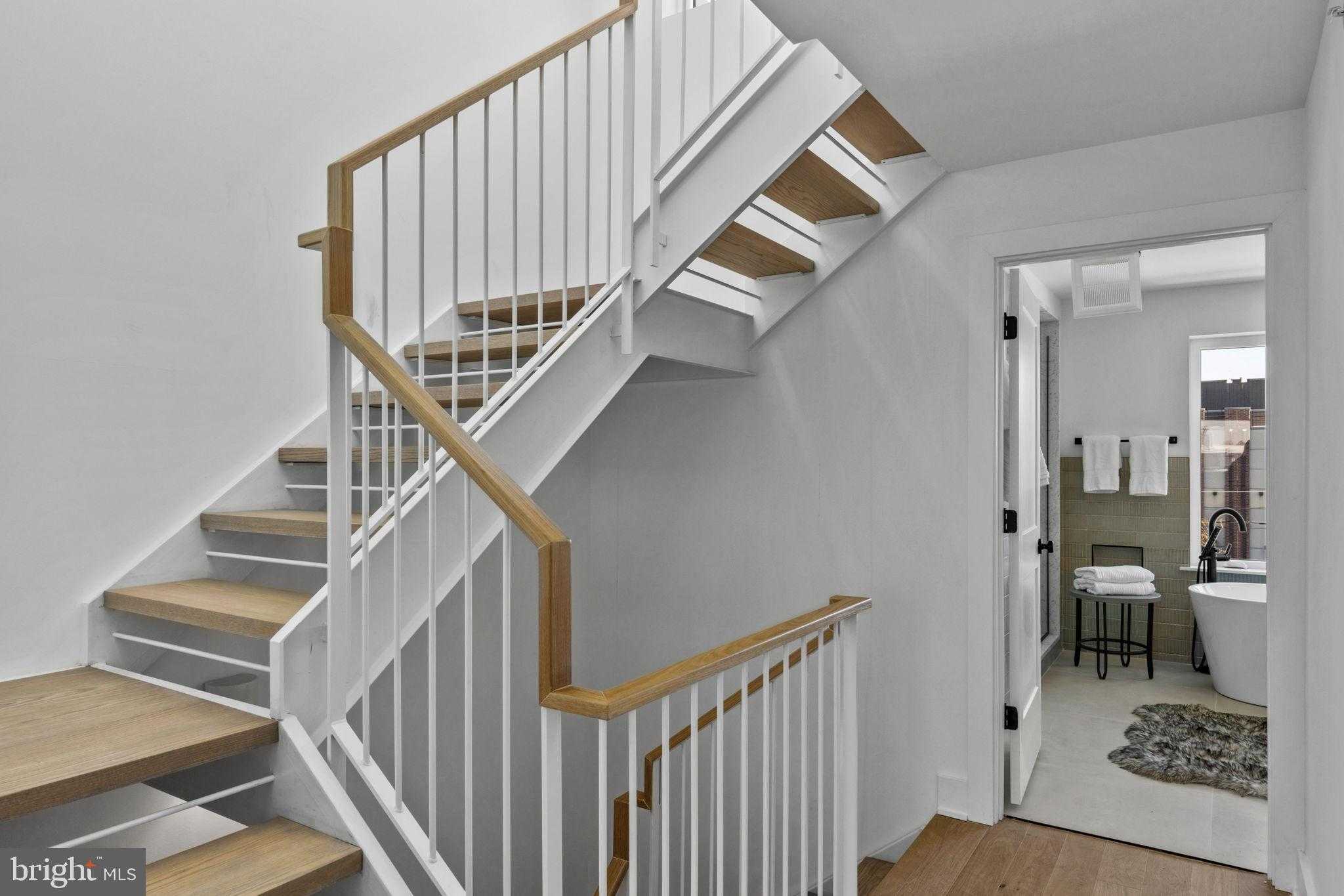 749 N Capitol St photo 54