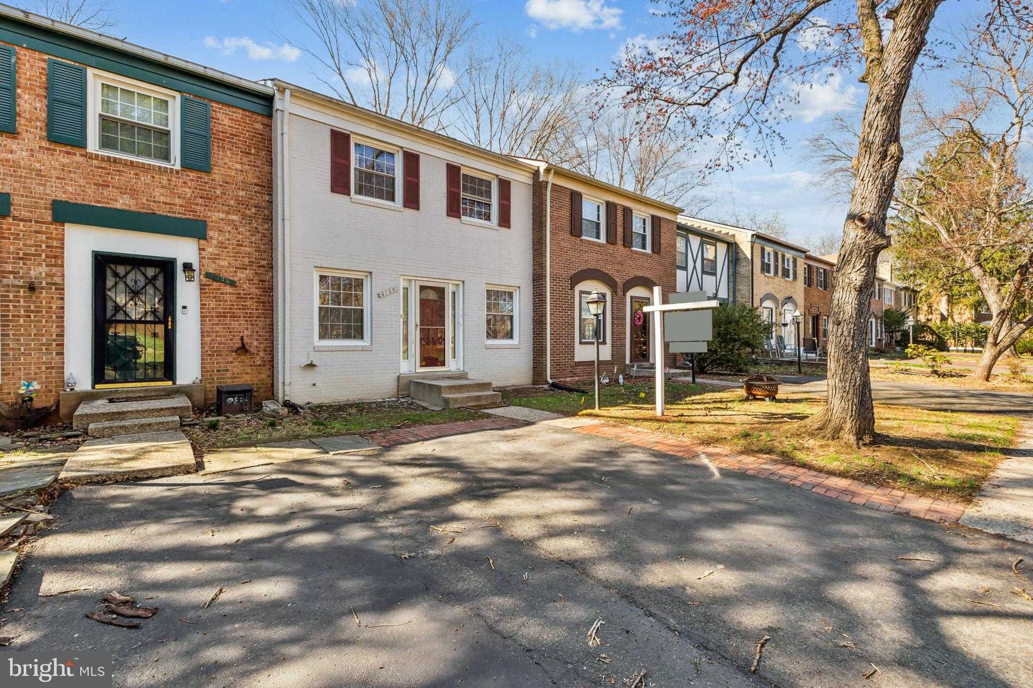 6136 Gothwaite Dr photo 2