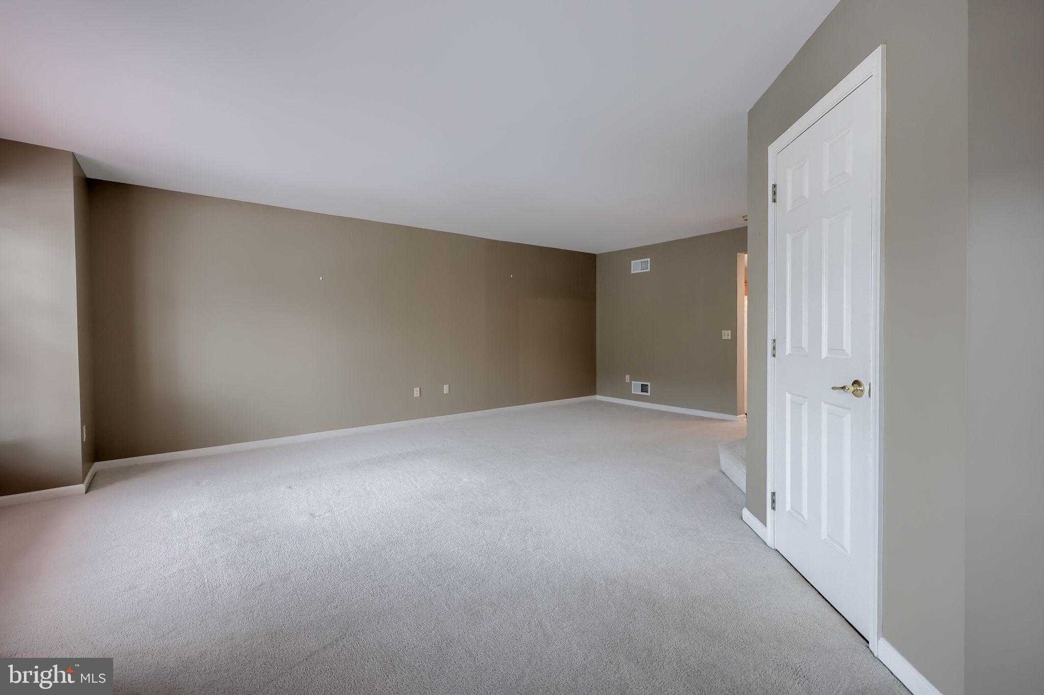 211 September Way photo 15