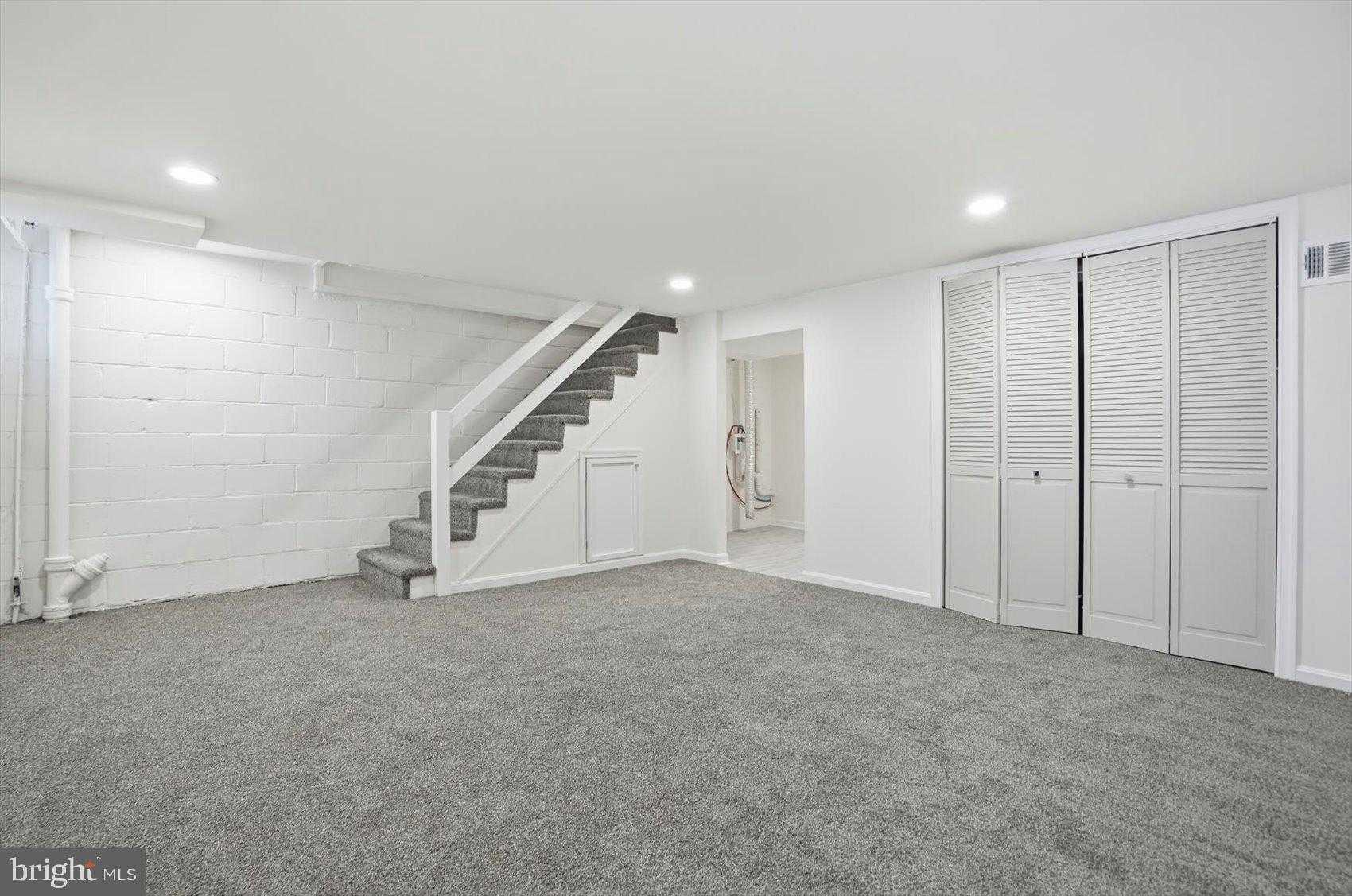 5819 Leith Walk photo 32