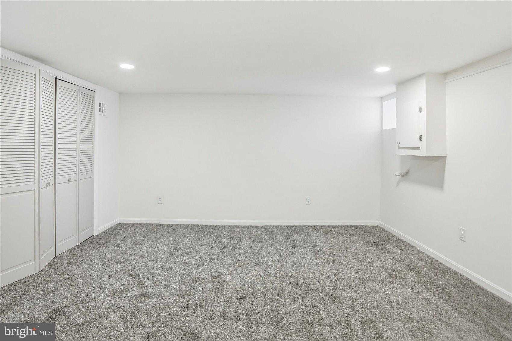 5819 Leith Walk photo 33