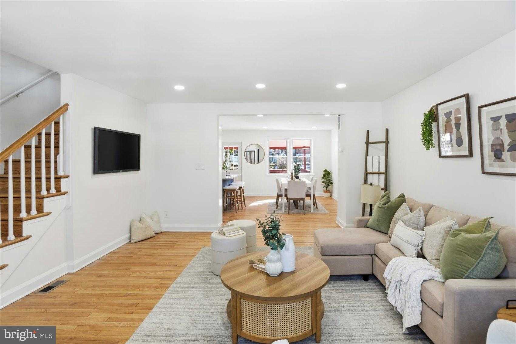 5819 Leith Walk photo 7