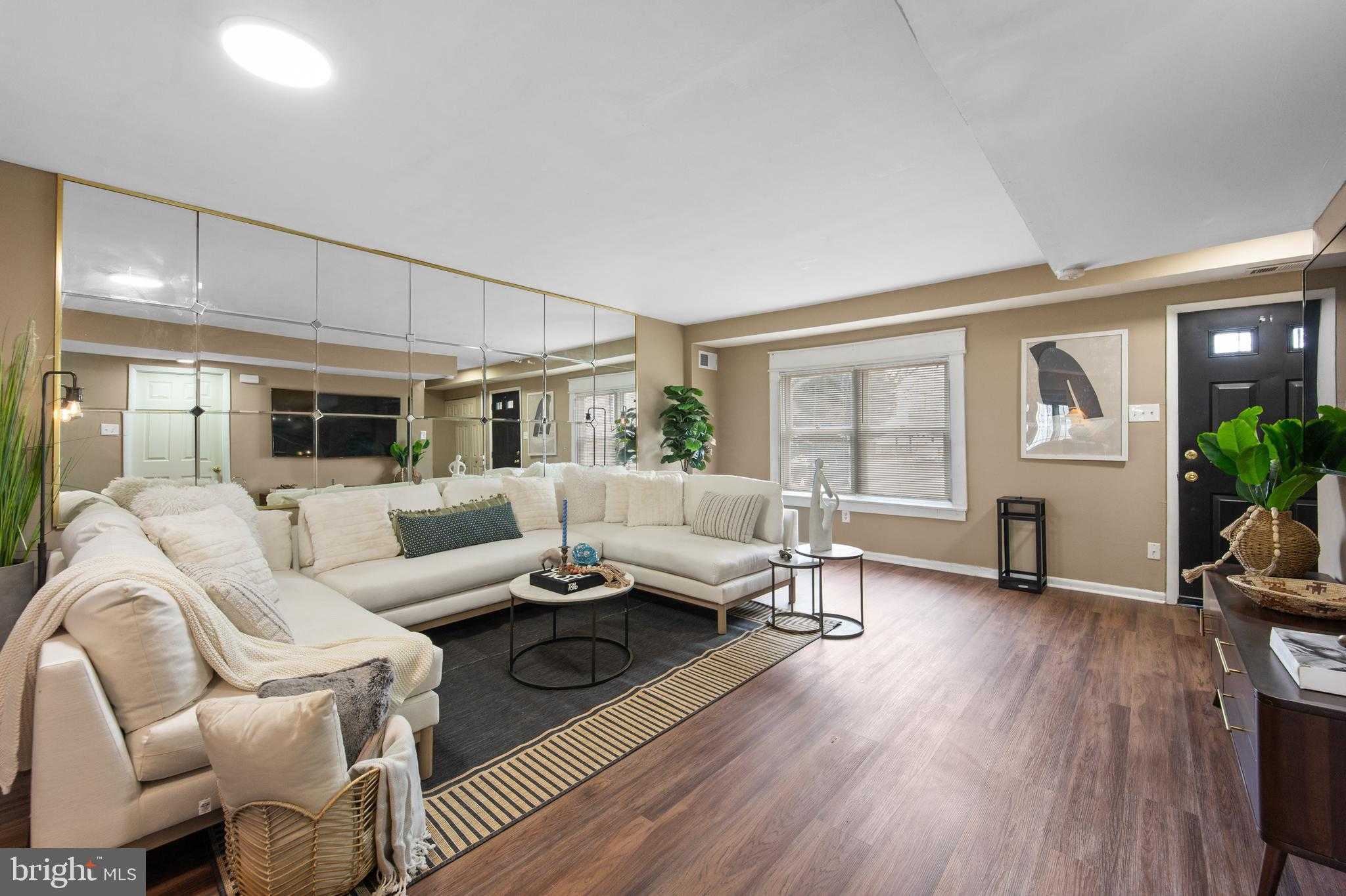 8229 Chelwynde Ave photo 4