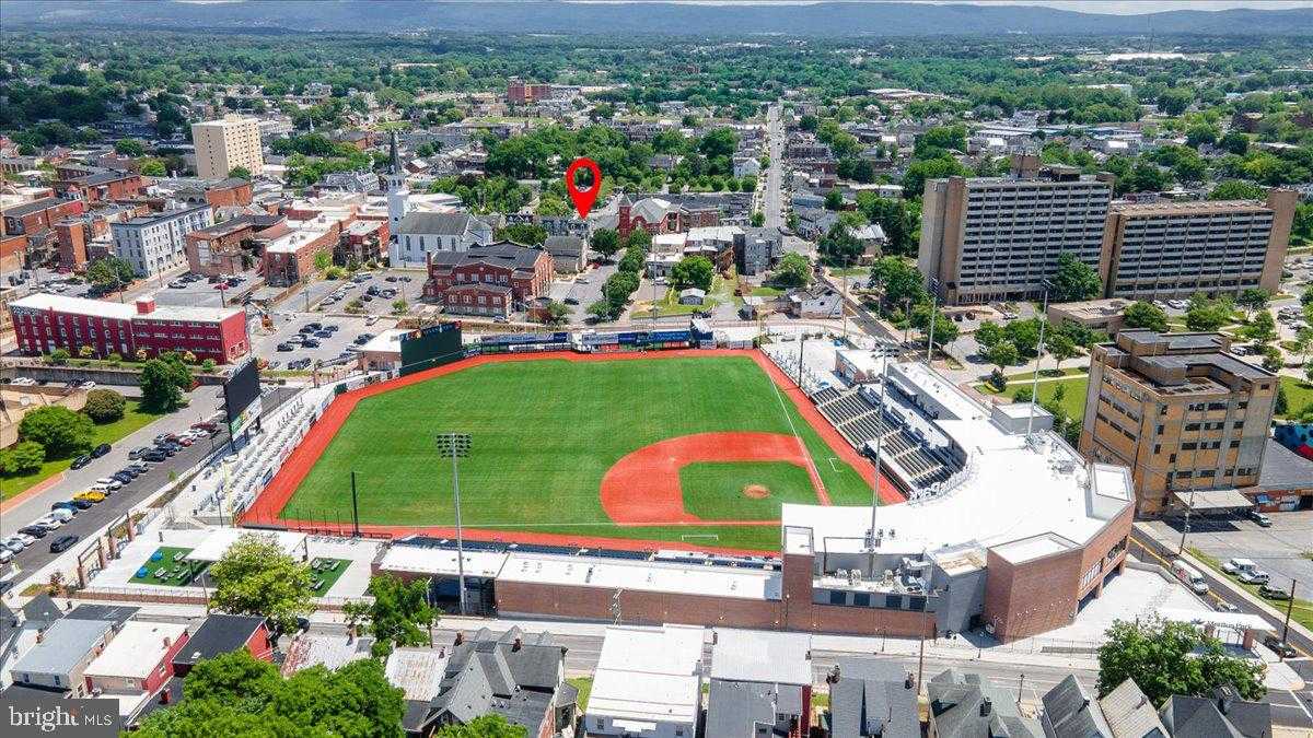 140 S Potomac St photo 46