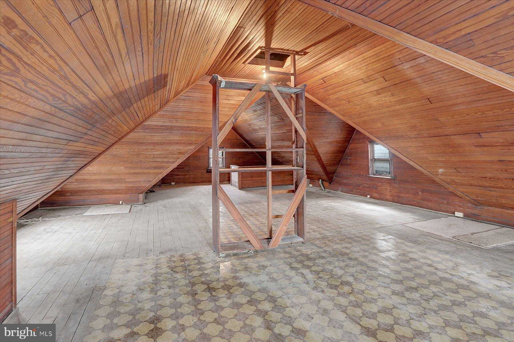 221 Pine St photo 33