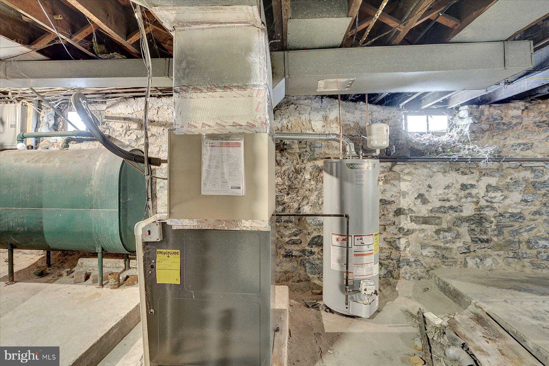 221 Pine St photo 37