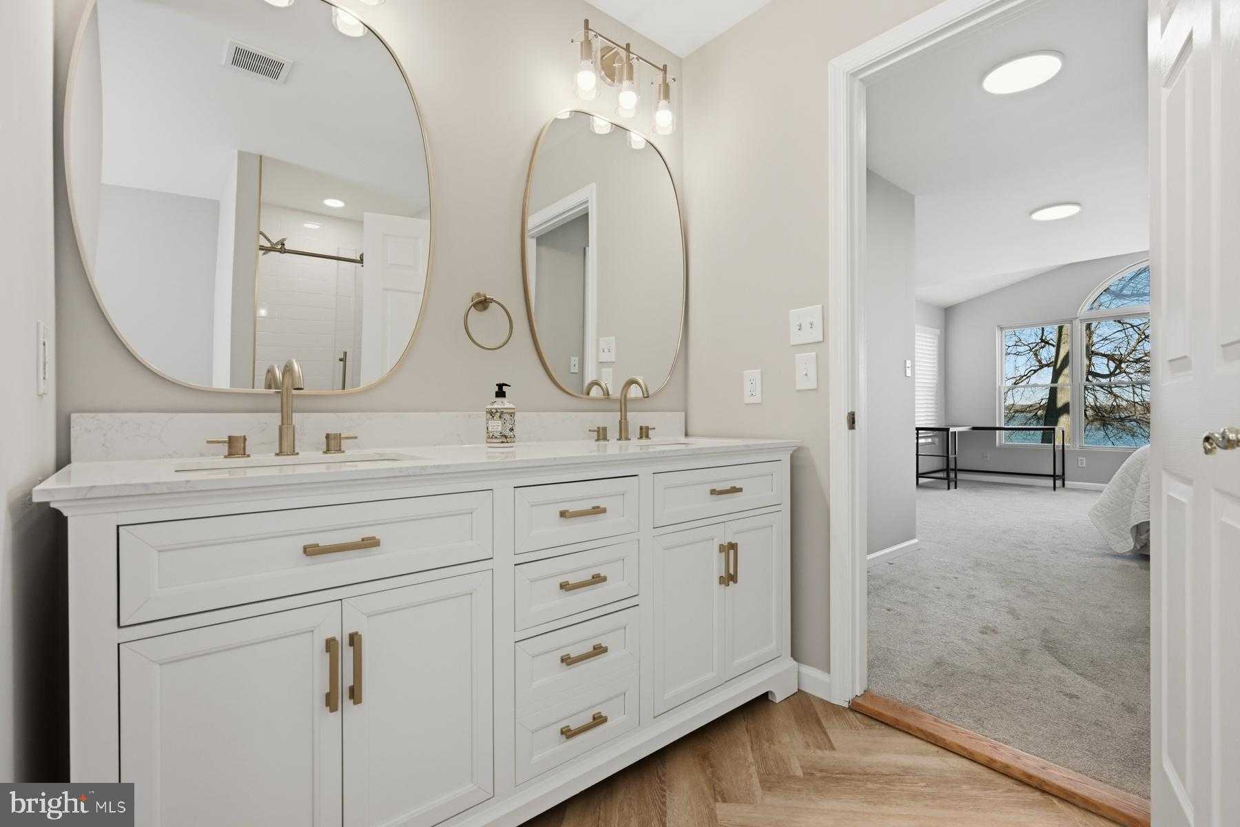 3476 S River Ter photo 35