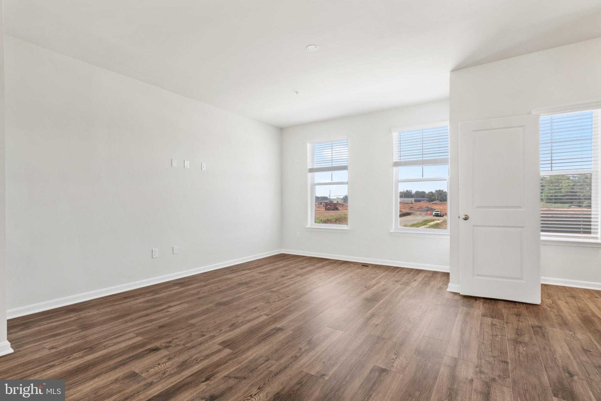 442 Ensemble Way photo 12