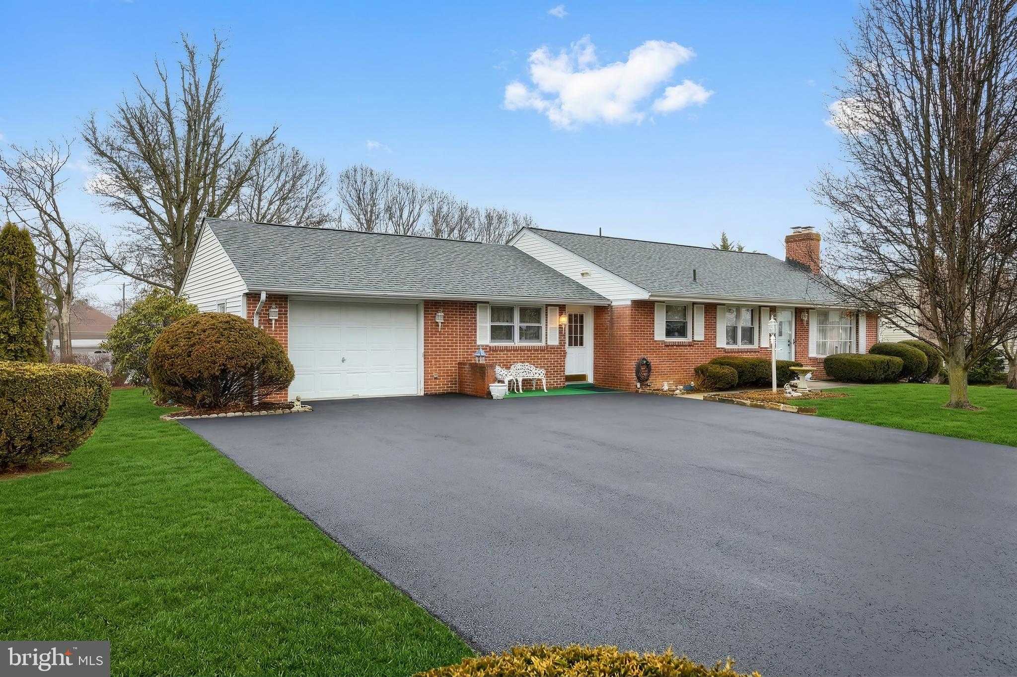 50 Mummert Dr photo 2