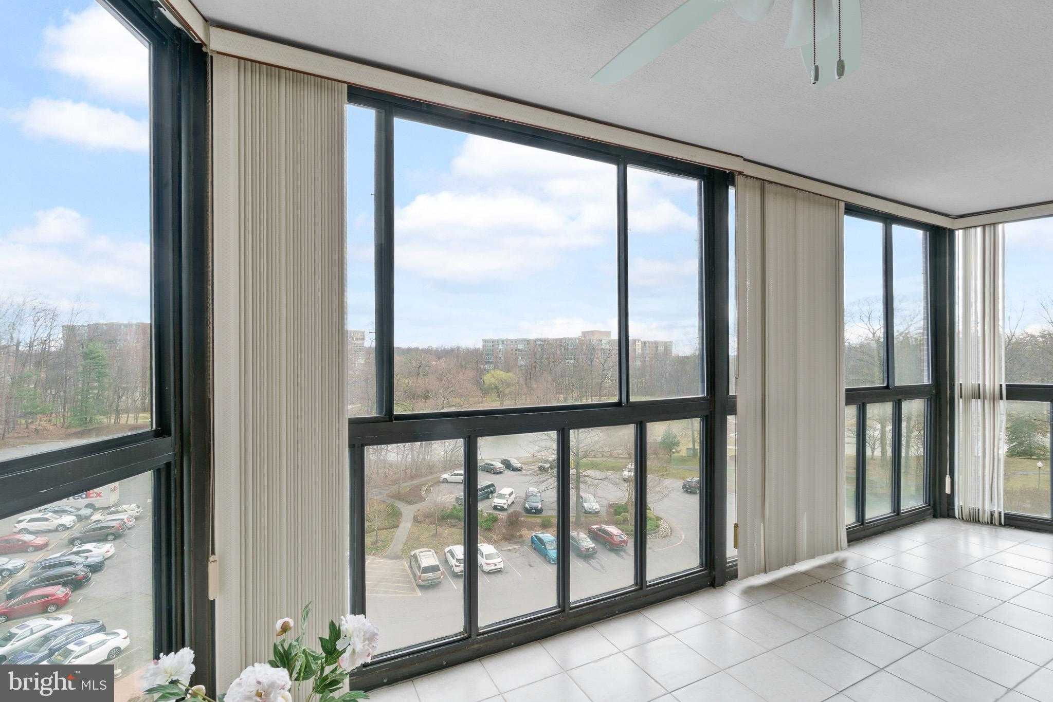 15115 Interlachen Dr # 3-607 photo 8