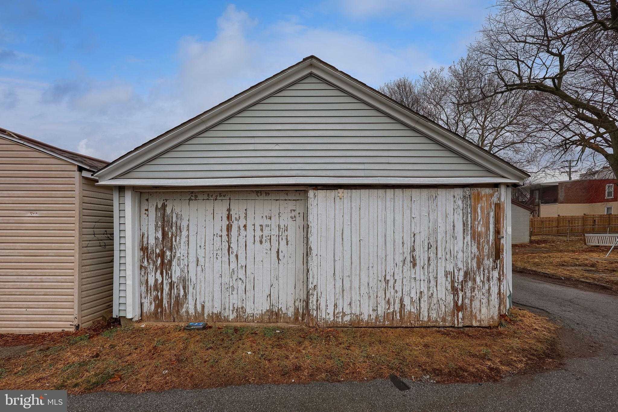 454 E Weidman St photo 27