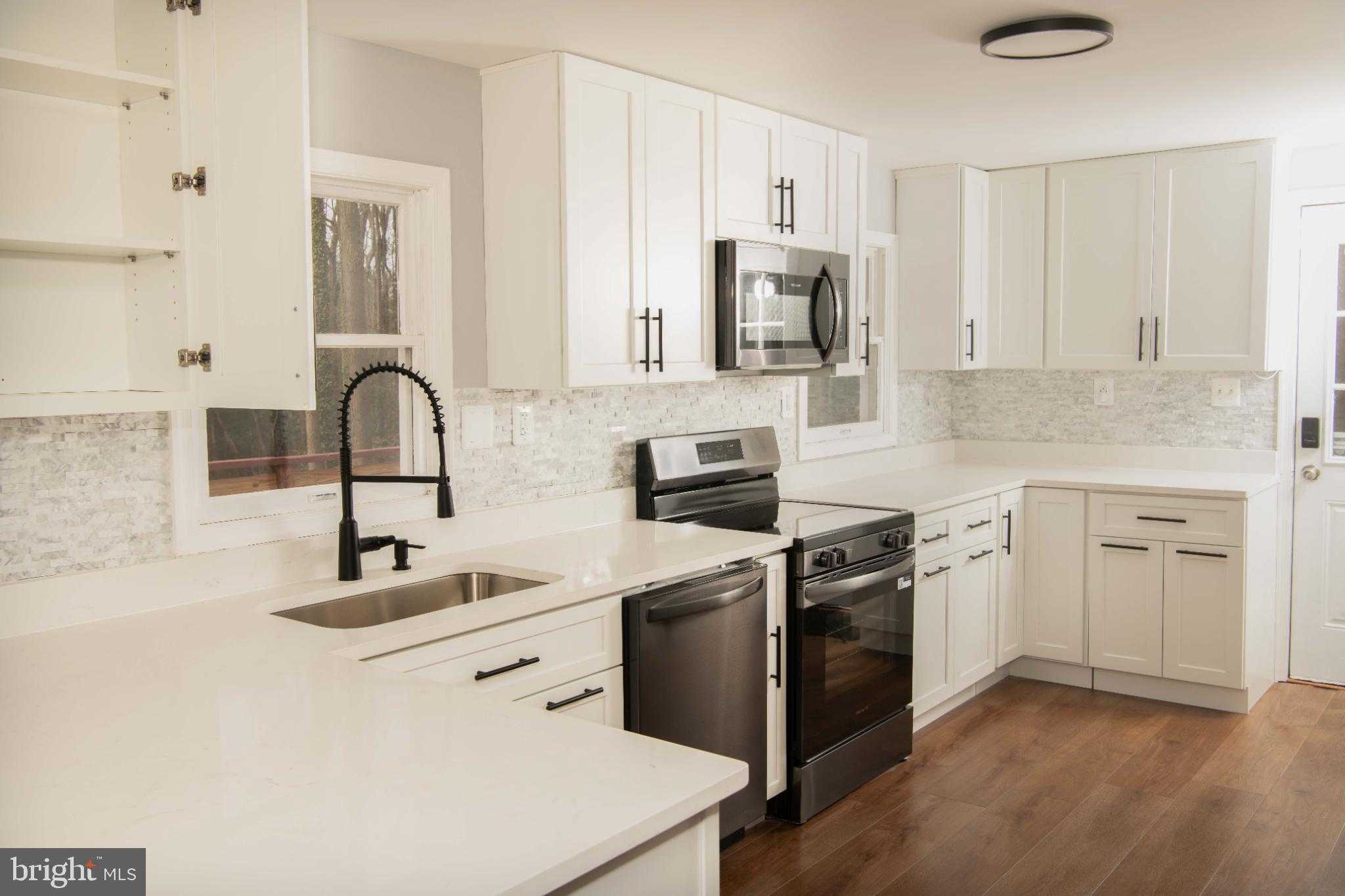 4785 Mountain Rd photo 2