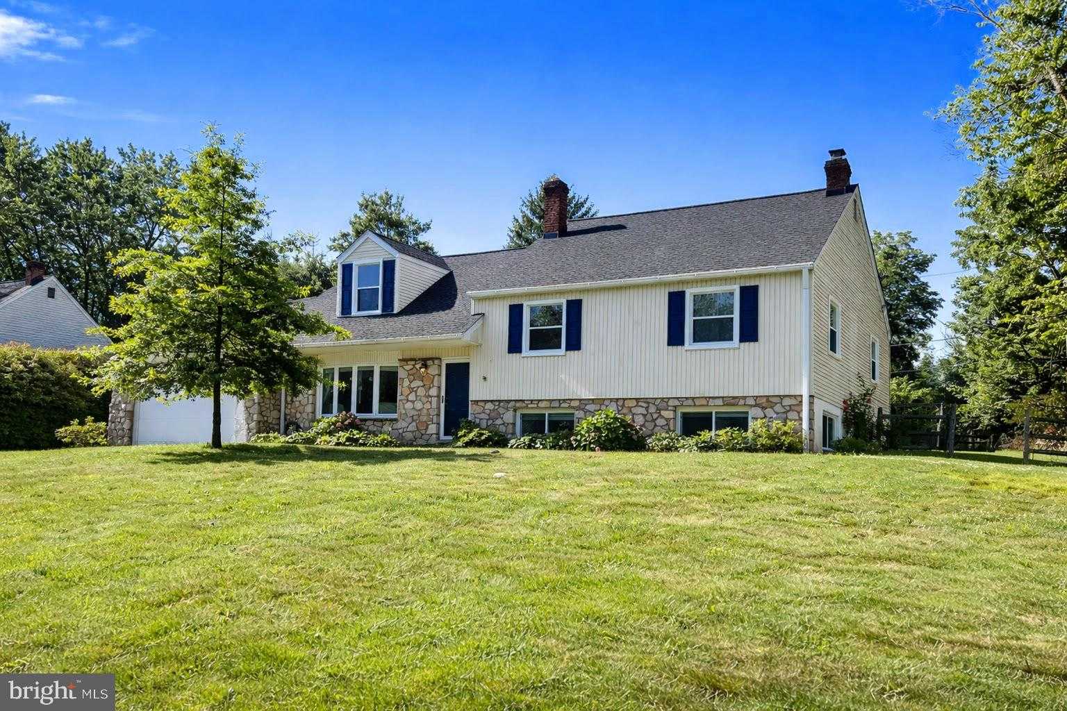 41 S Spring Ln photo 3