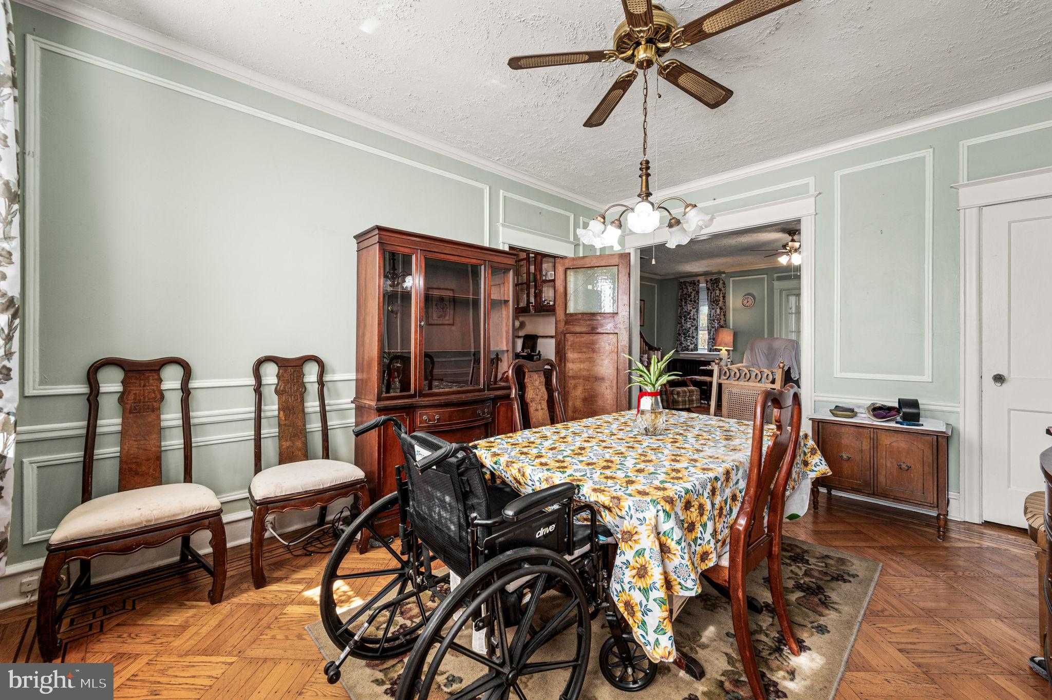 5911 Roosevelt Blvd photo 10