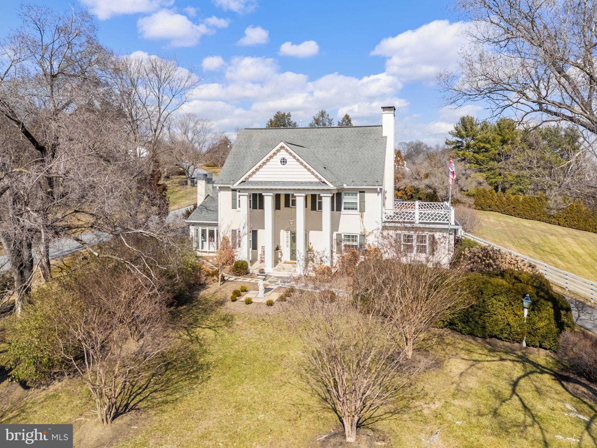 100 Country Club Cir photo 2