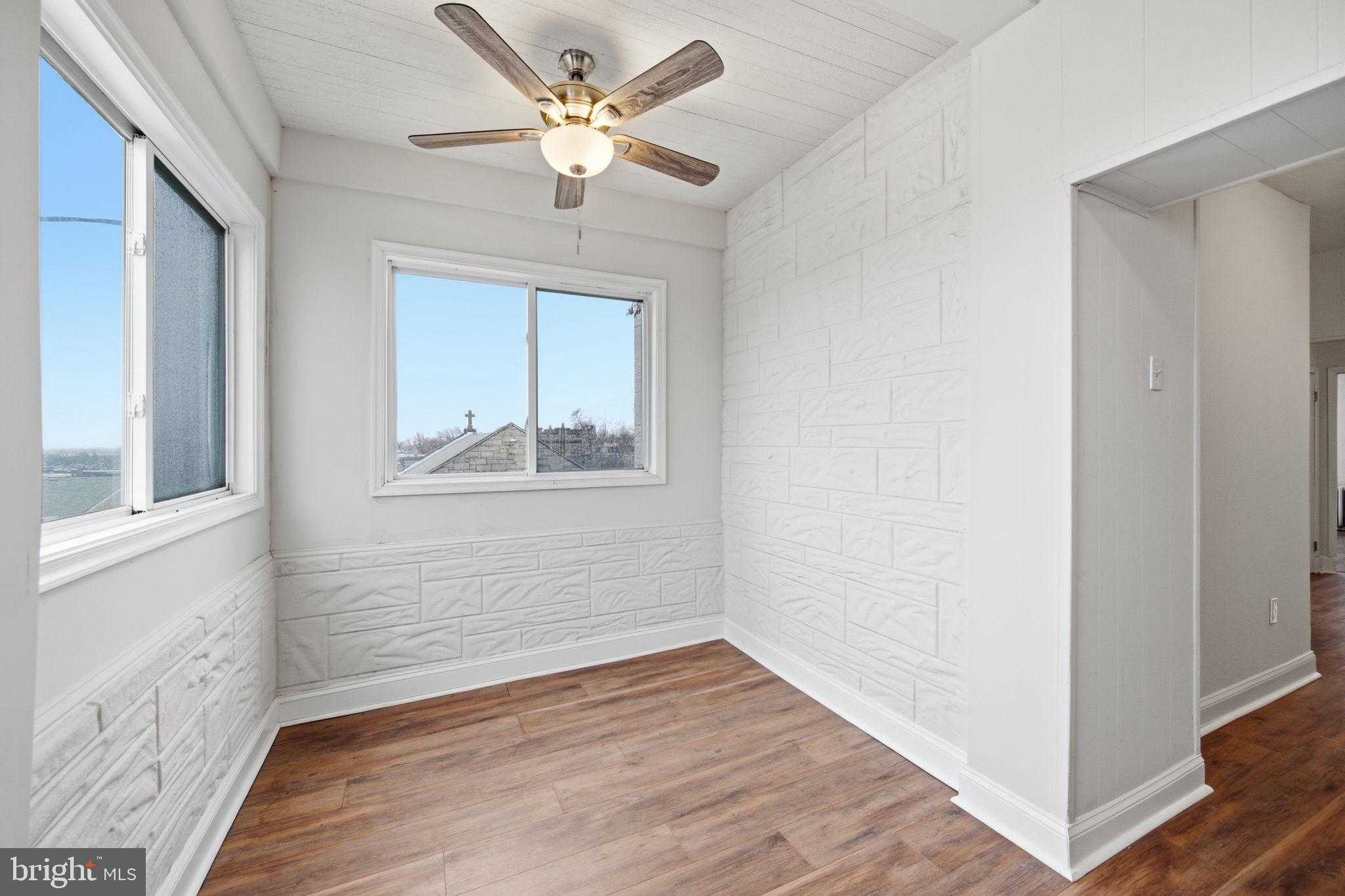 605 Lyndhurst St photo 12