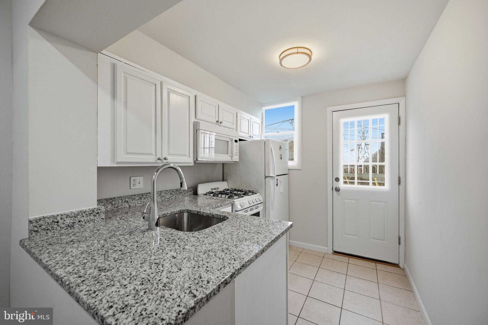 605 Lyndhurst St photo 29