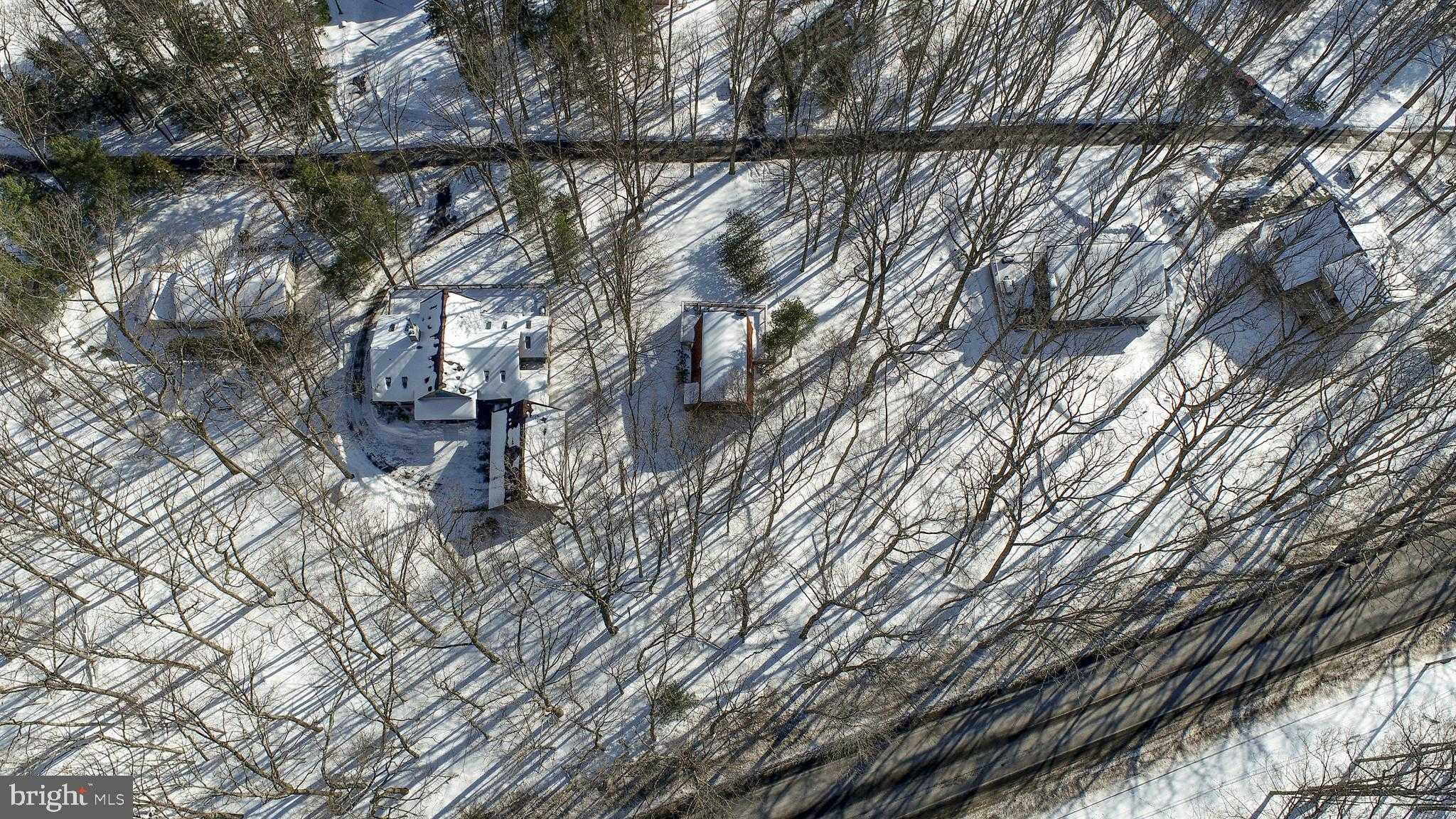 135 Glen Cove Rd photo 10