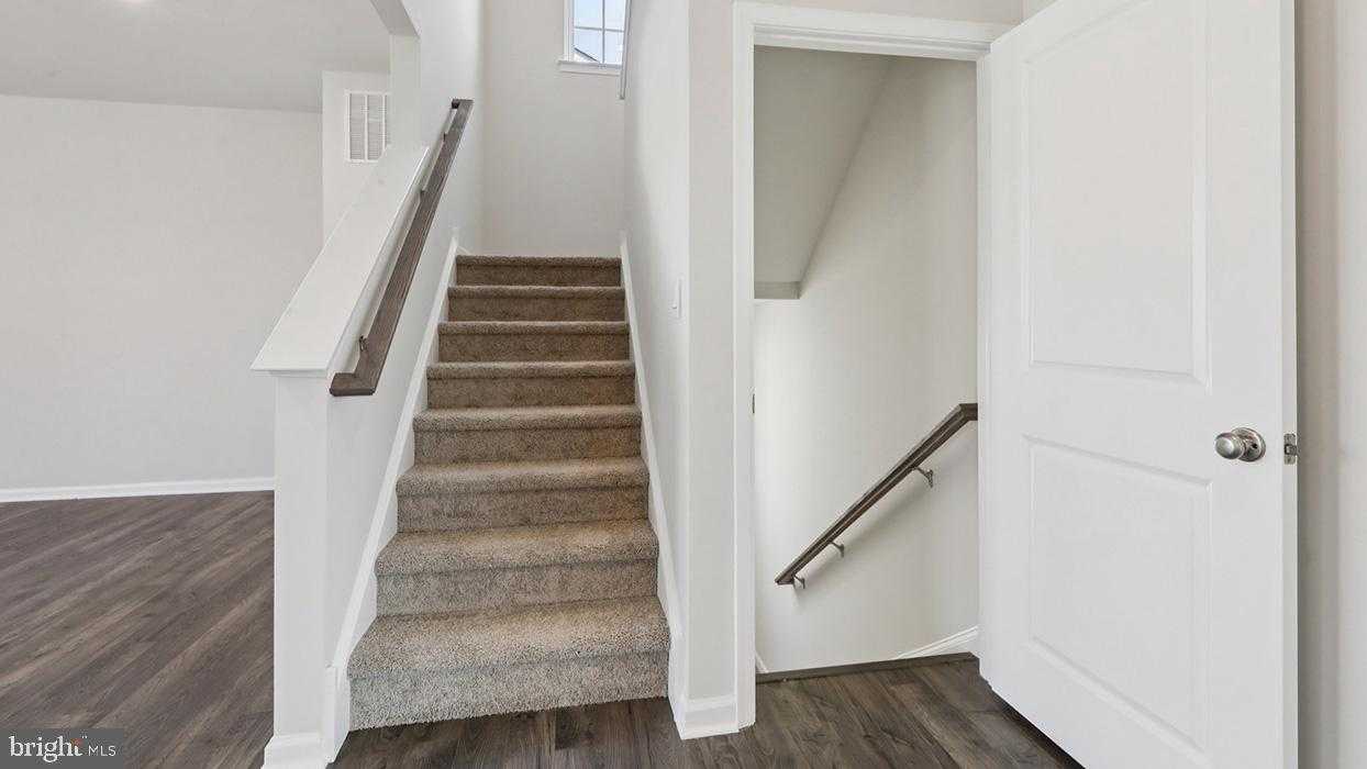 114 Winding Rd photo 11