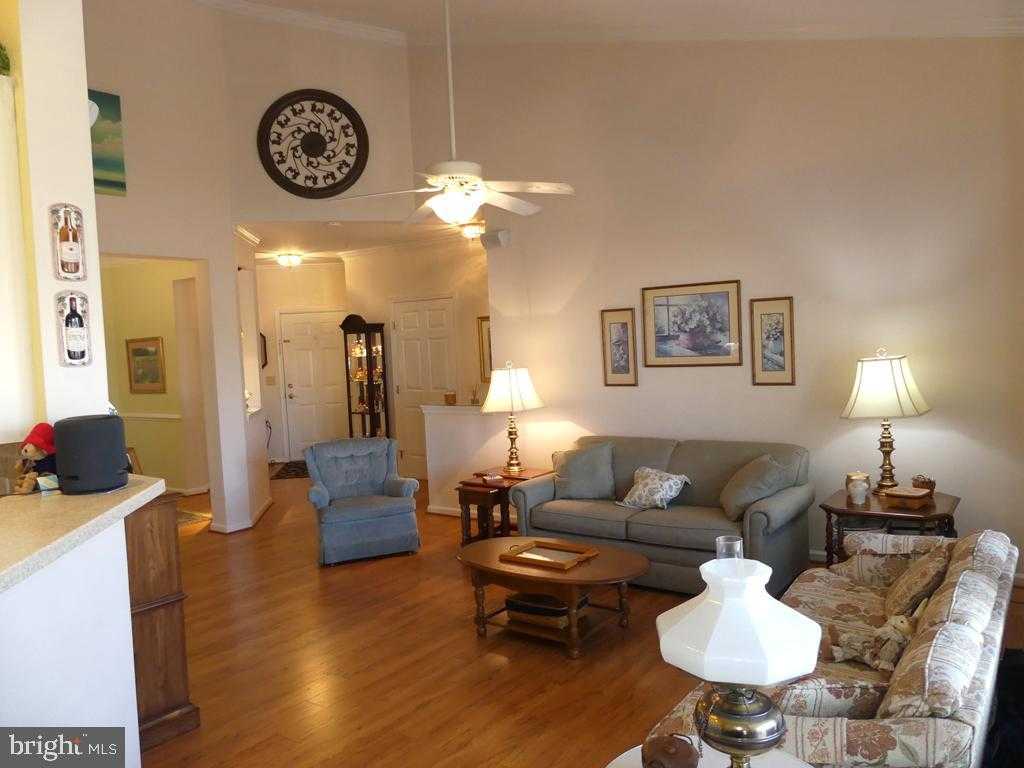 207 Kings Crossing Cir photo 9