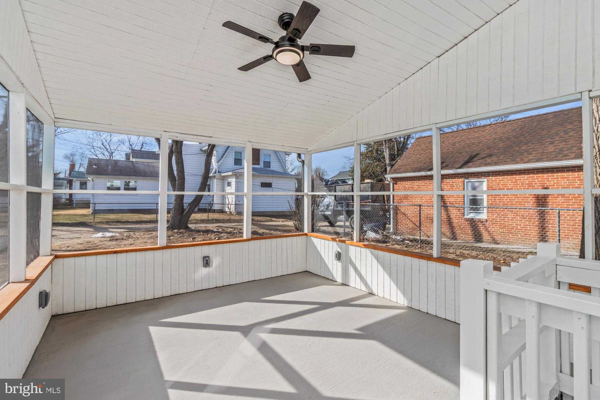 602 S Hammonds Ferry Rd photo 28