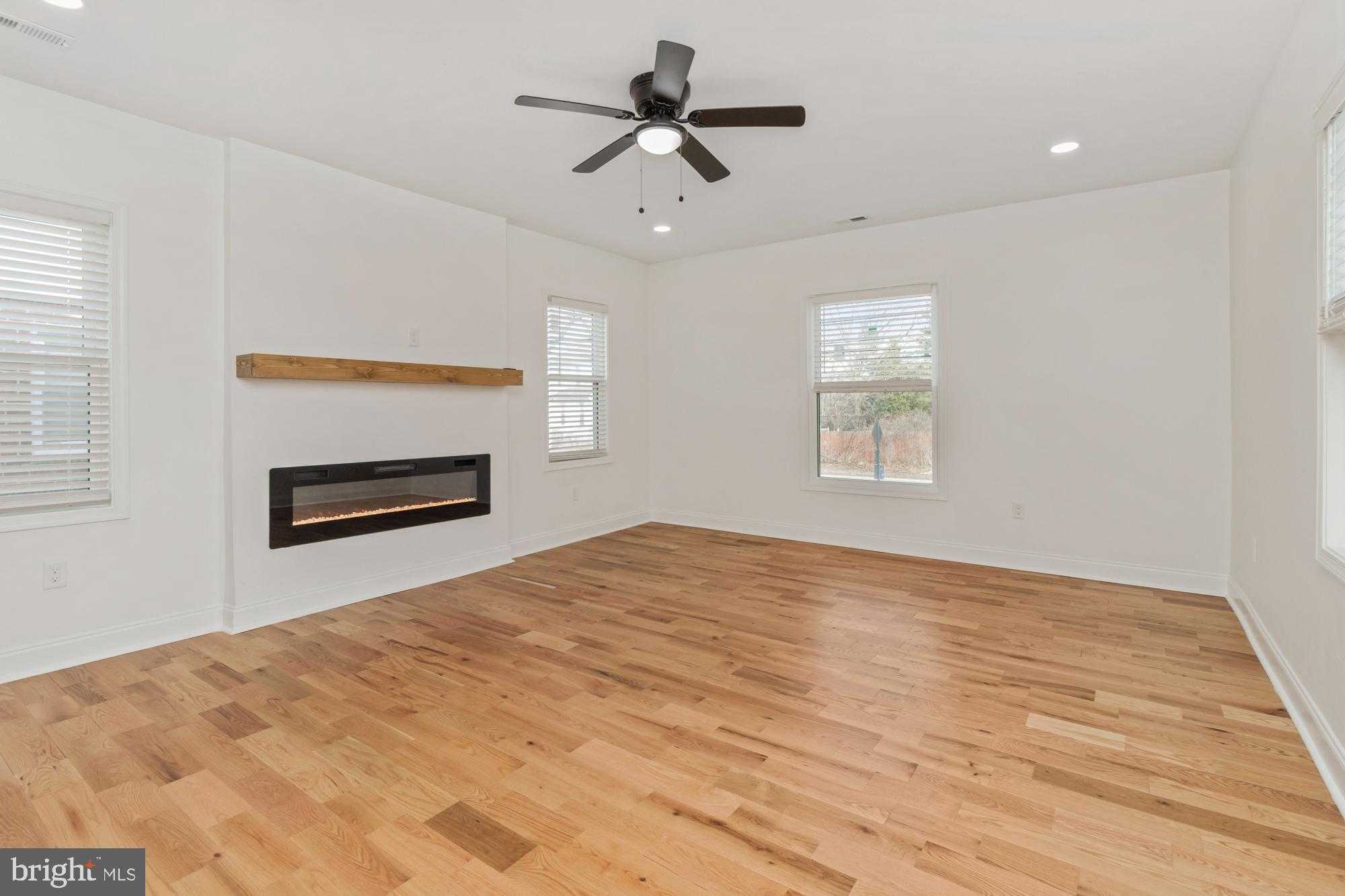 602 S Hammonds Ferry Rd photo 4