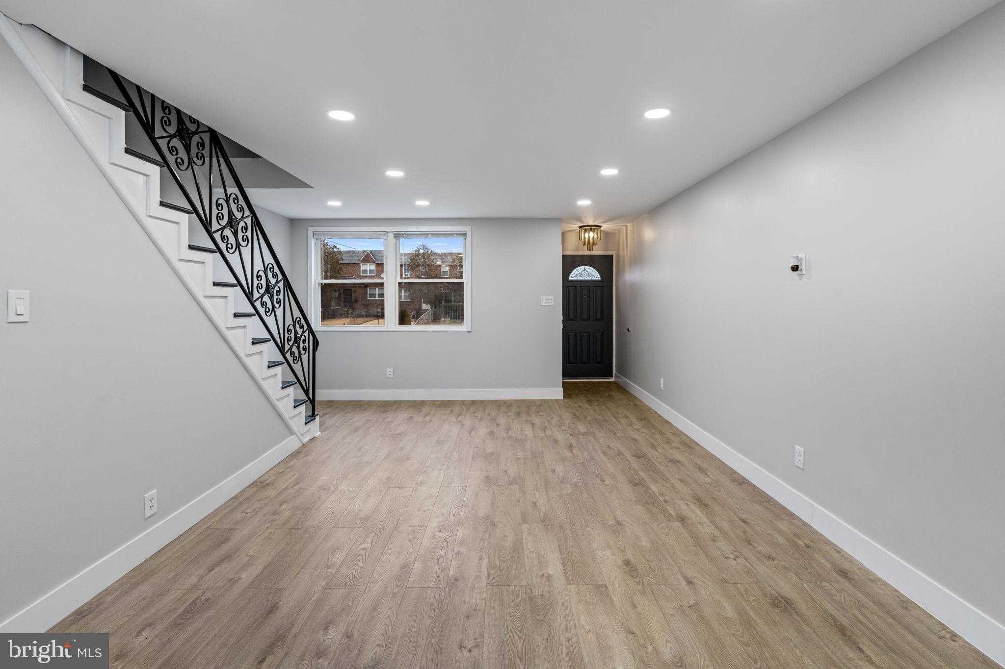 8546 Forrest Ave photo 10