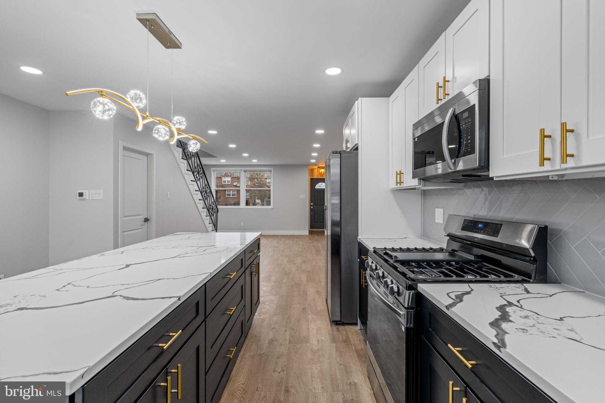 8546 Forrest Ave photo 2