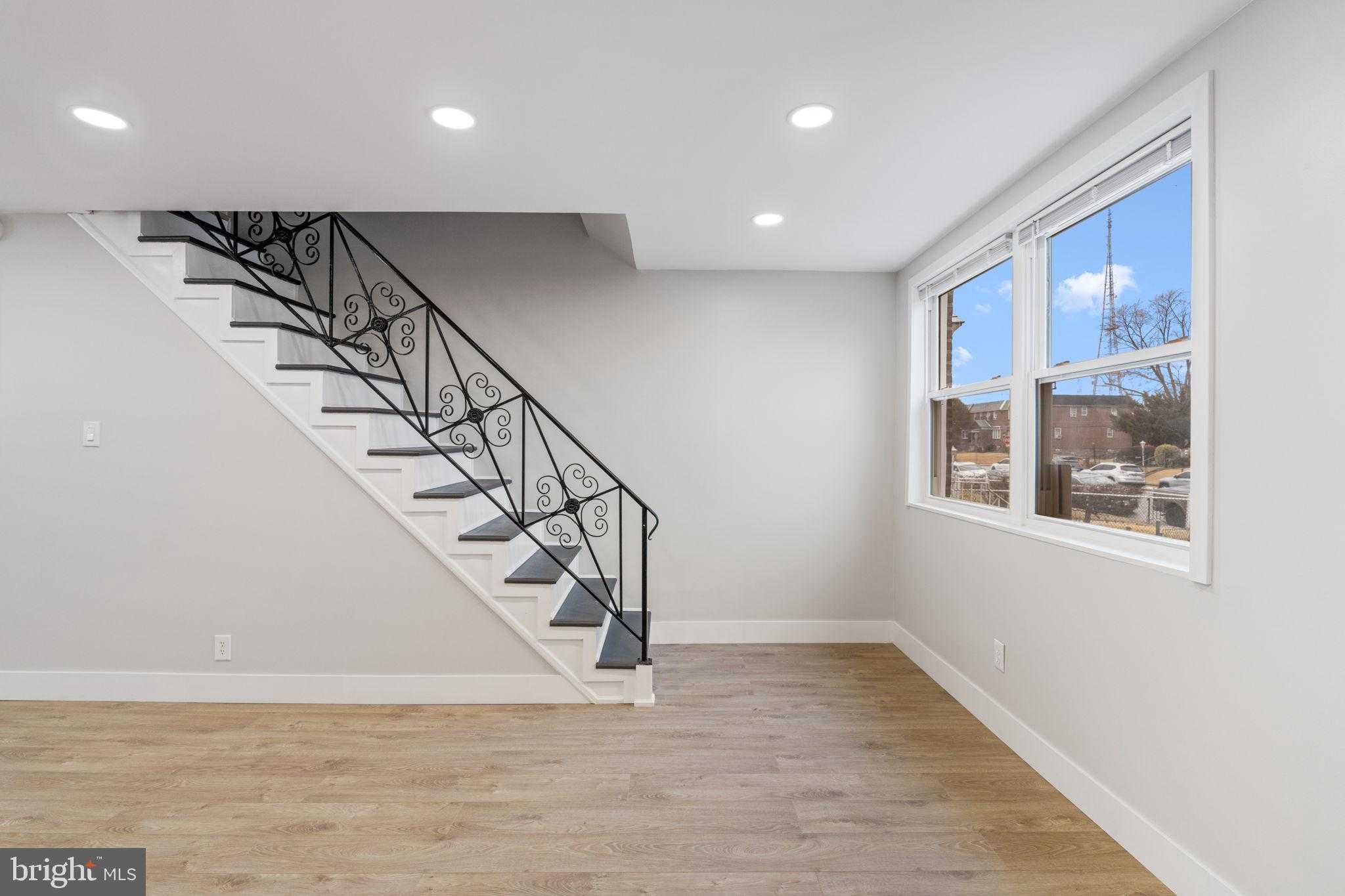 8546 Forrest Ave photo 24