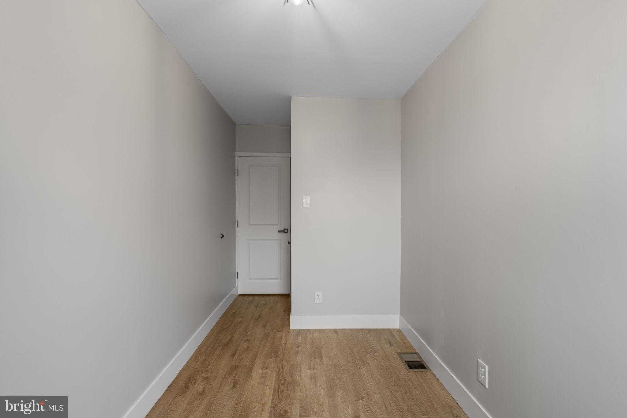 8546 Forrest Ave photo 39