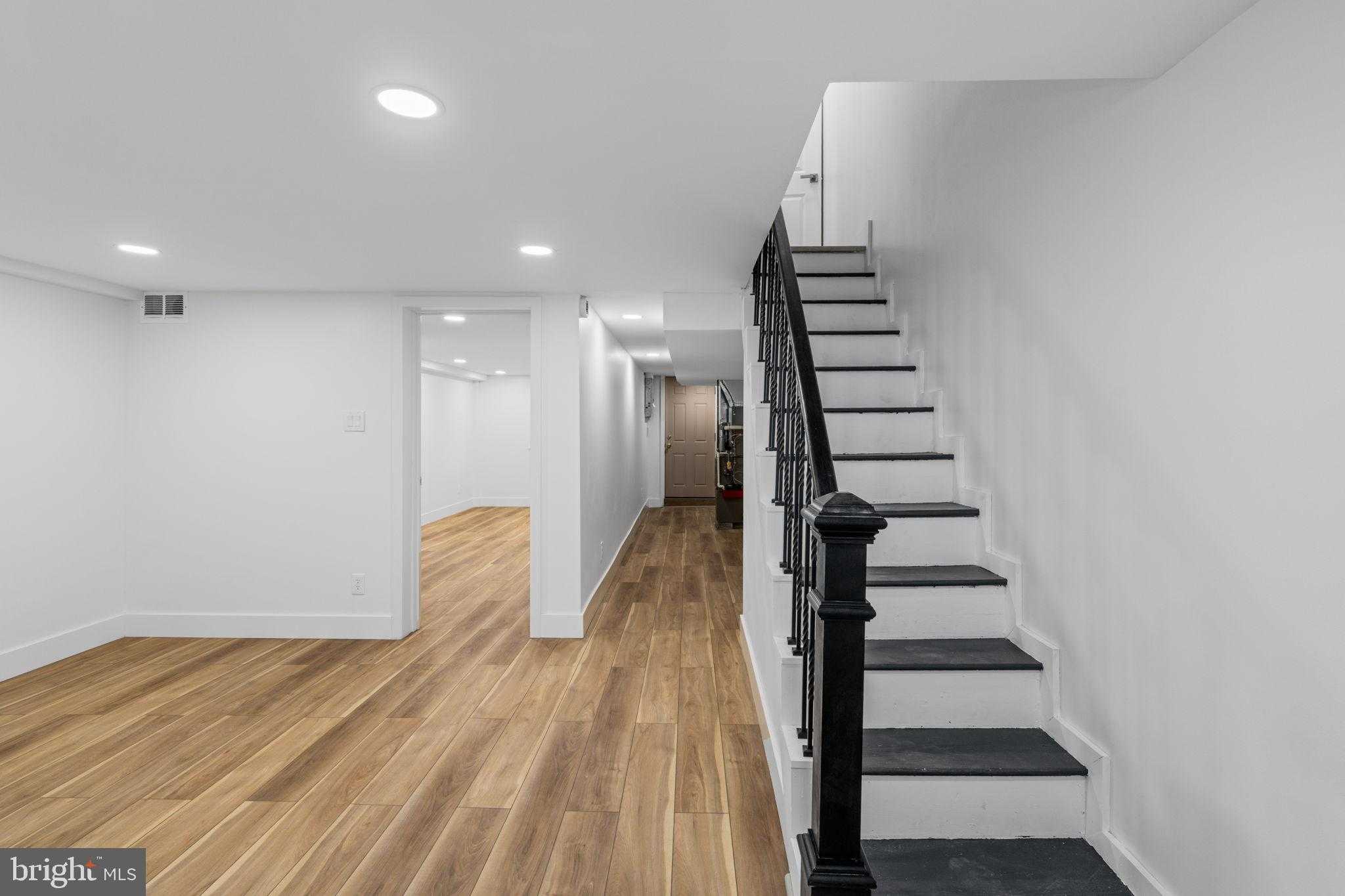 8546 Forrest Ave photo 5