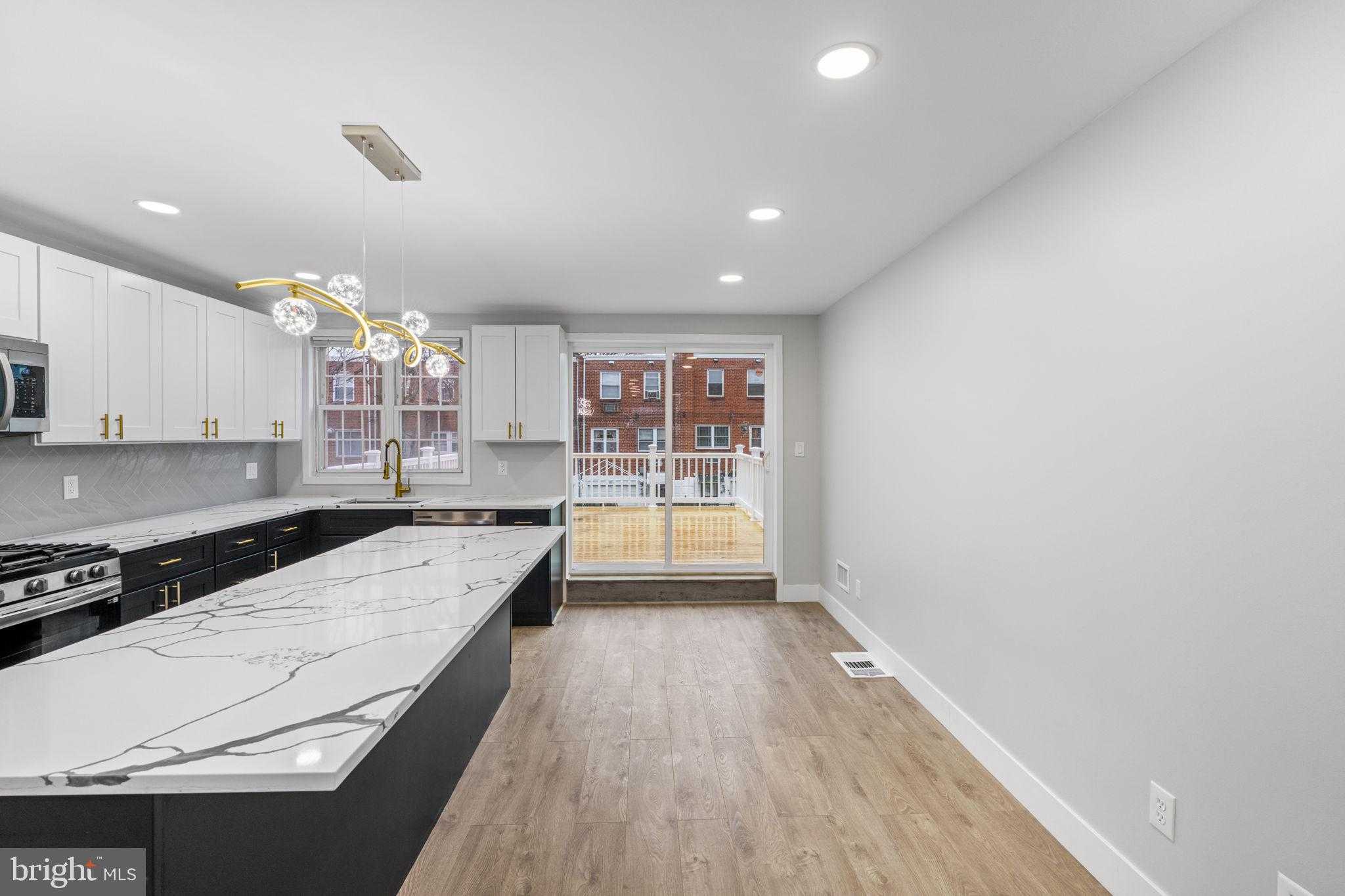 8546 Forrest Ave photo 9