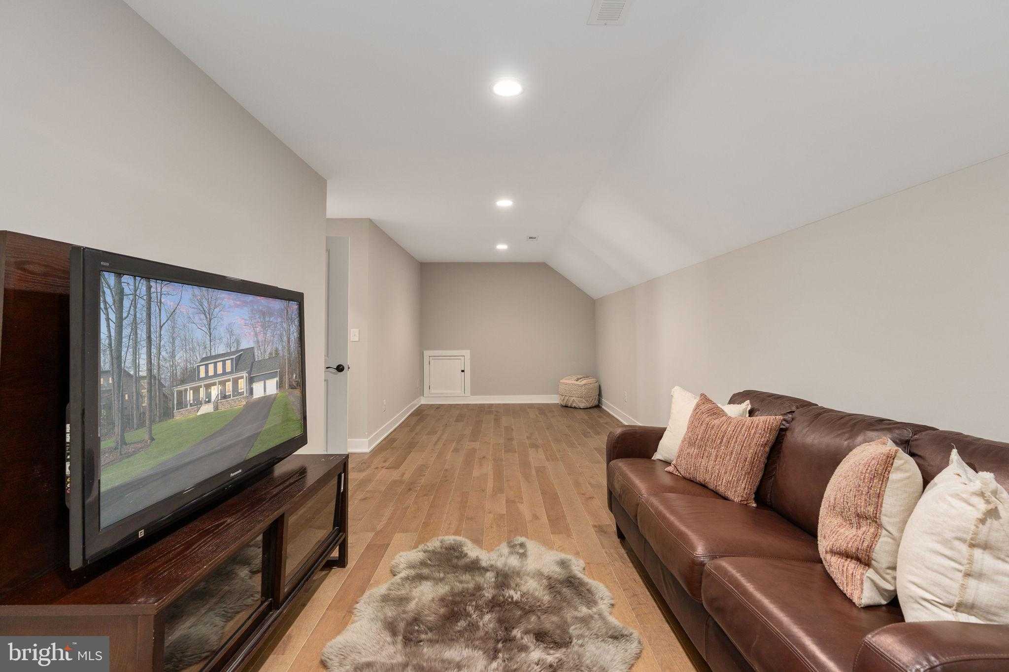 261 Washington St photo 49