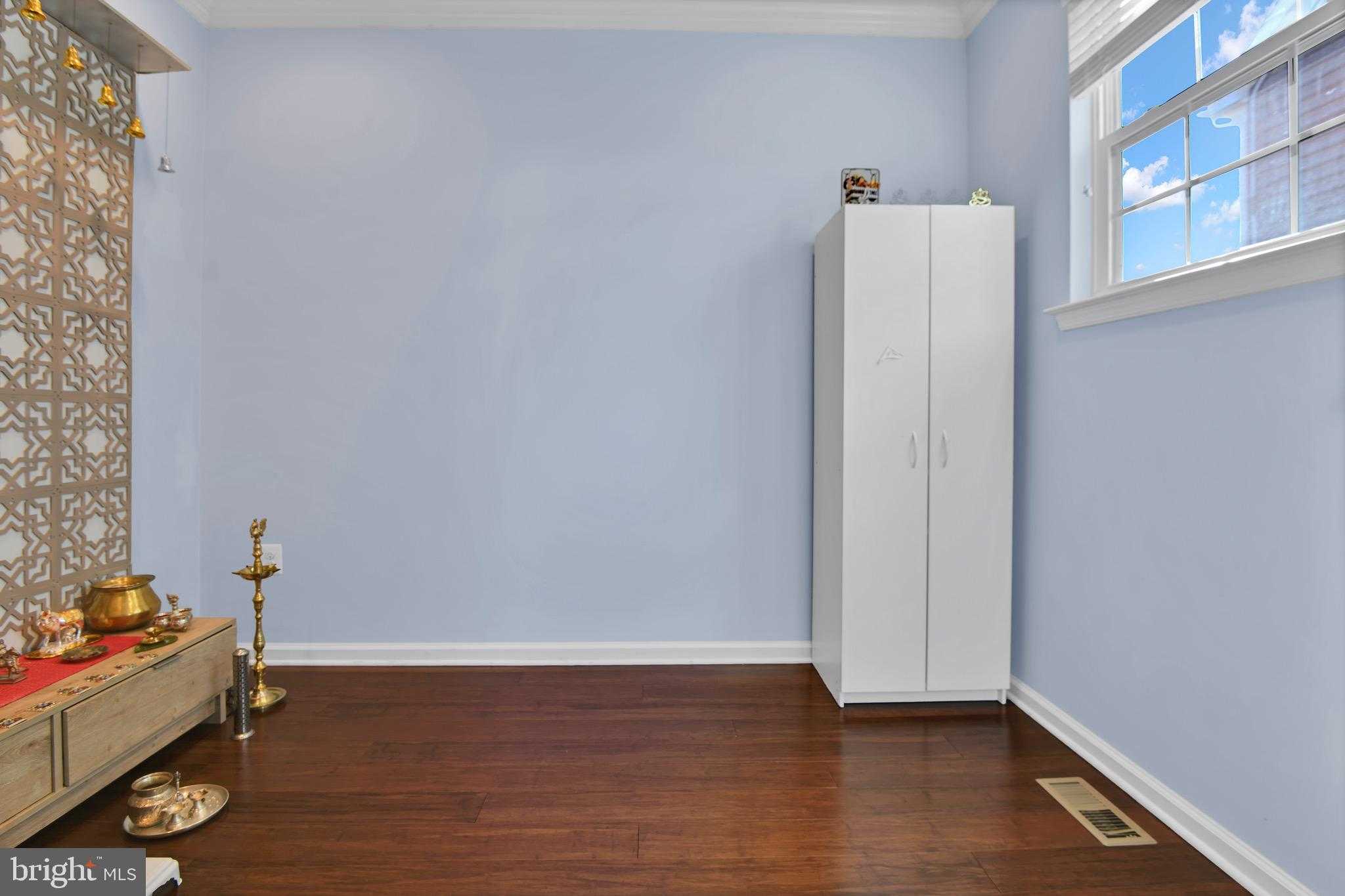 9102 Seward St photo 14