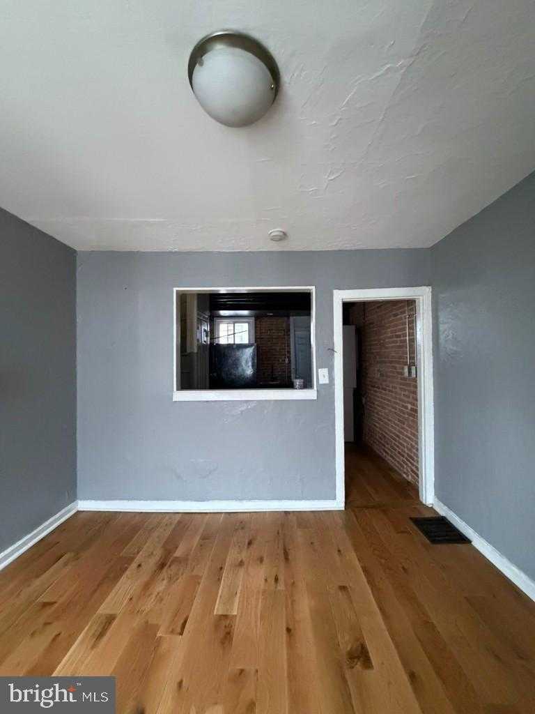 1607 Lemmon St photo 2