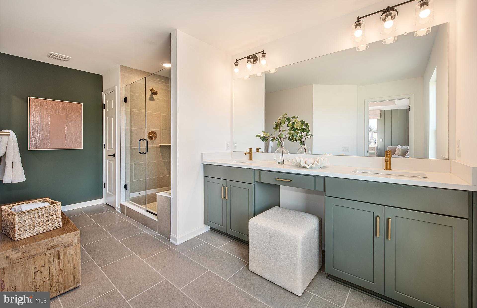 607 America Dr photo 9