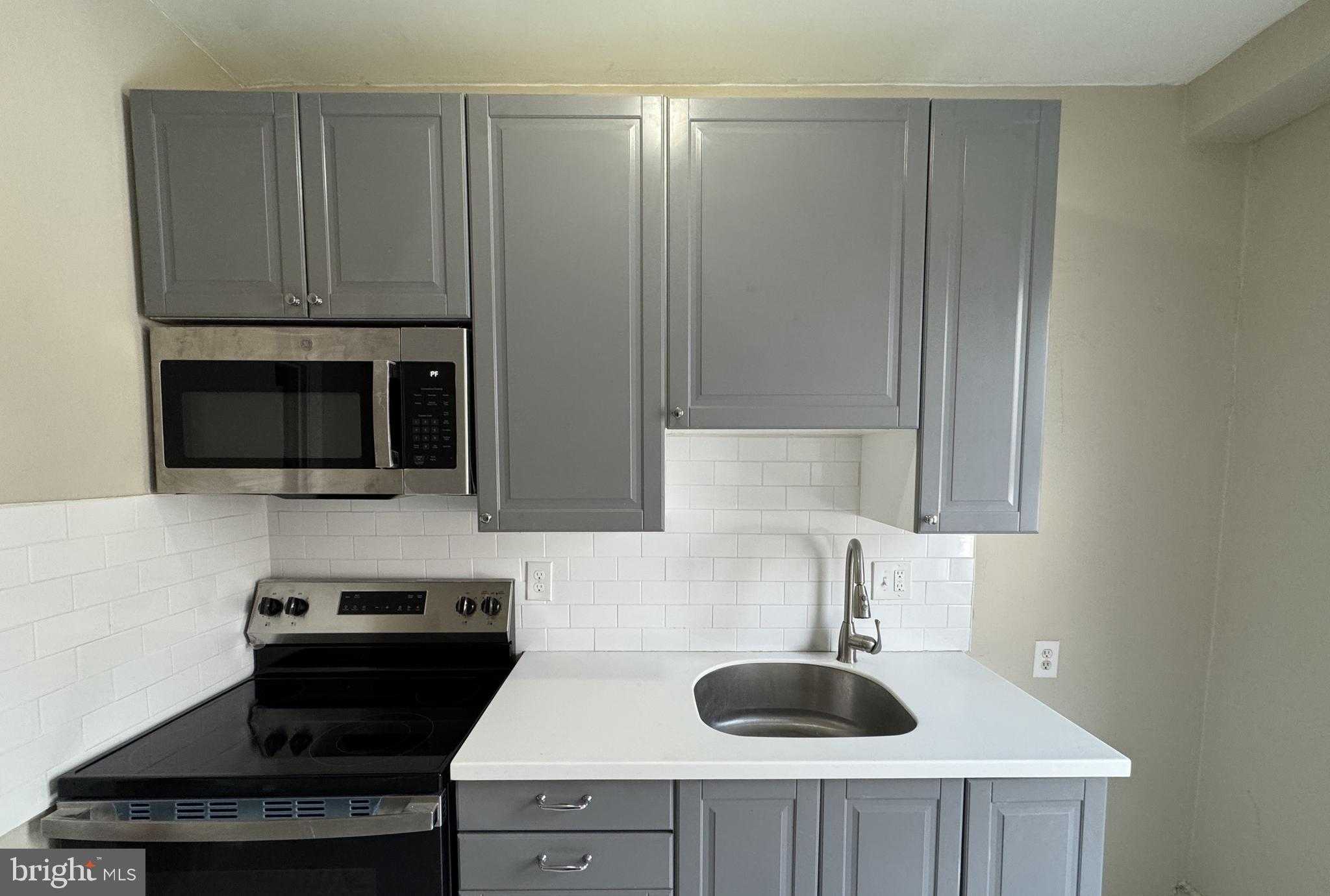 400 W Hortter St Apt 301 photo 11