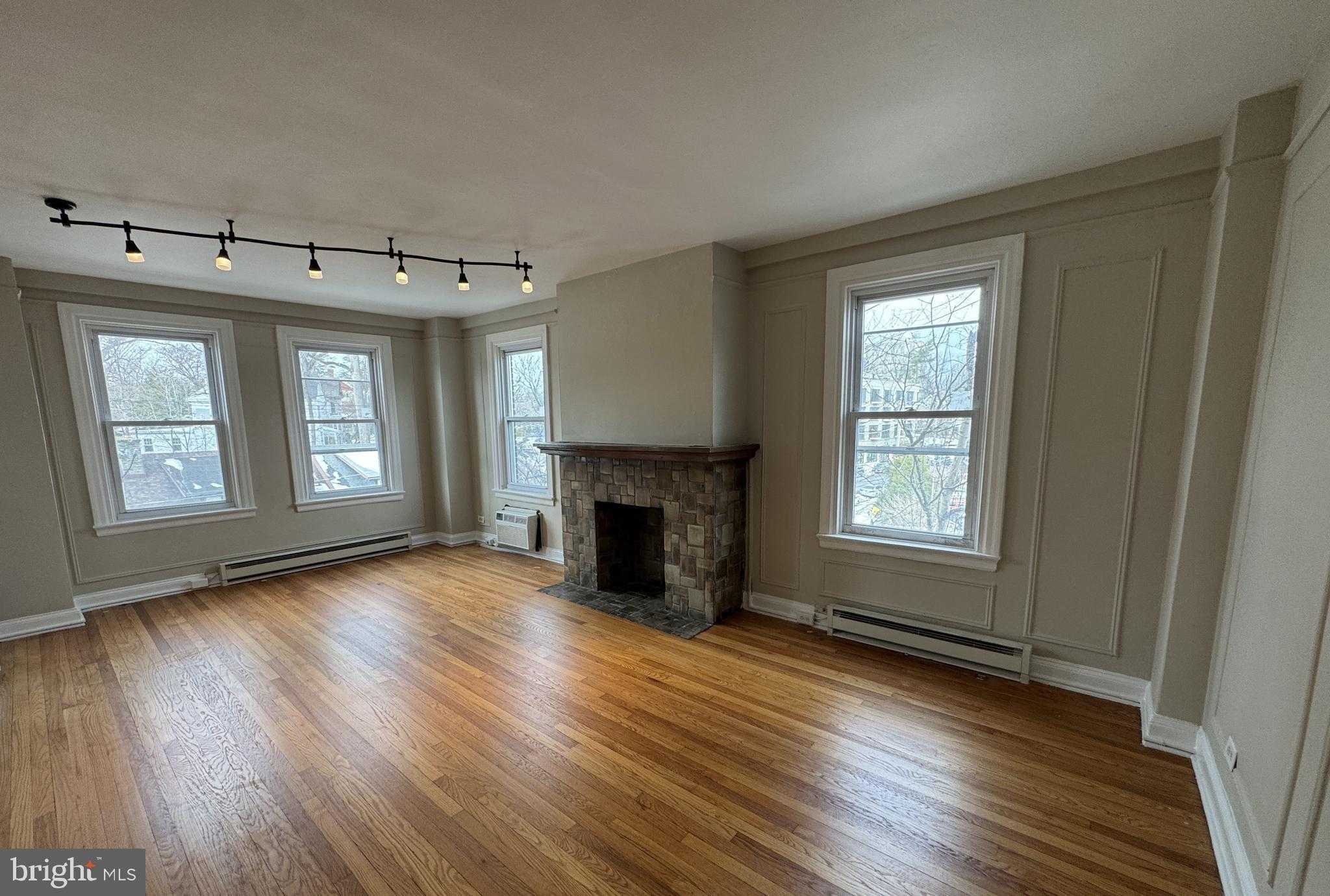 400 W Hortter St Apt 301 photo 22