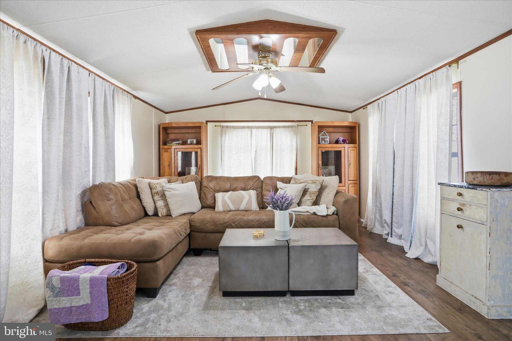 861 Royal Crest Dr photo 22