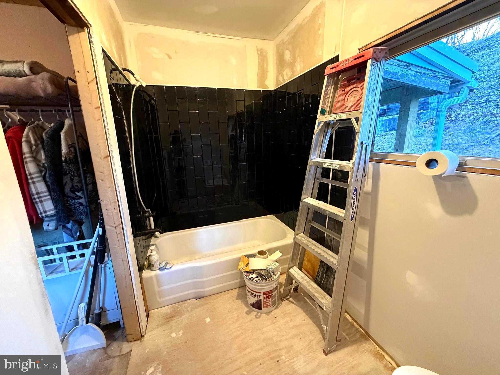 317 Pearl St photo 19