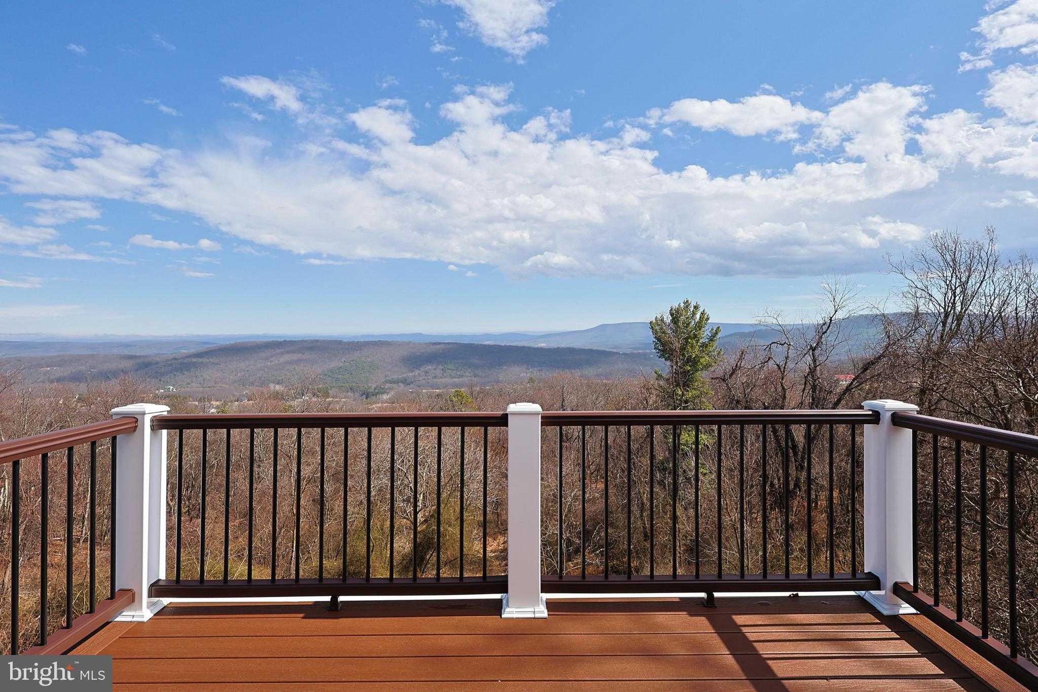 114 Nathaniel Dr, Romney