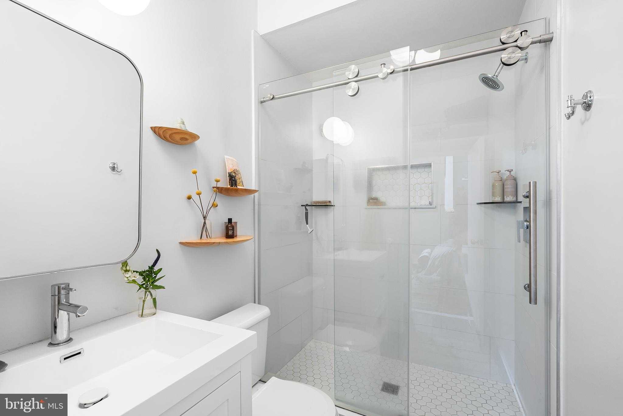 1238 Callowhill St Ste 202 photo 22