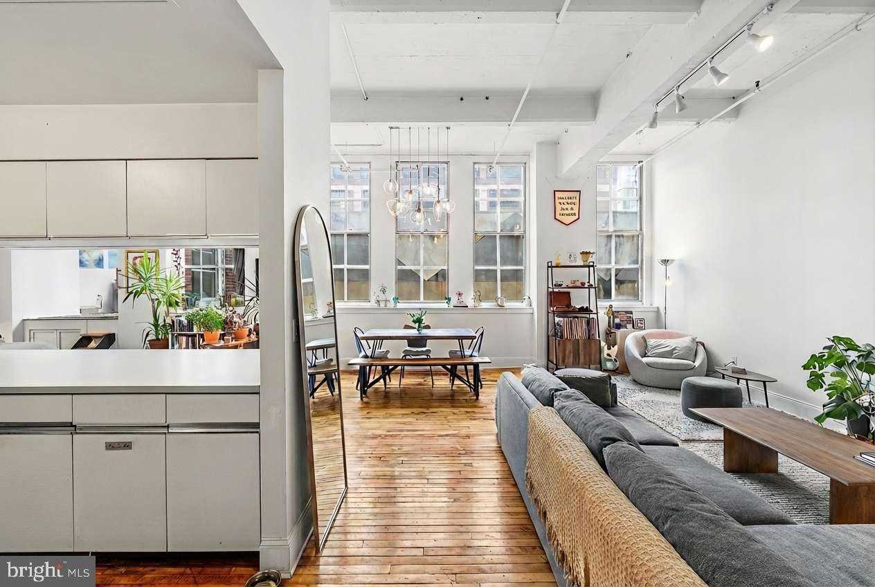 1238 Callowhill St Ste 202 photo 3