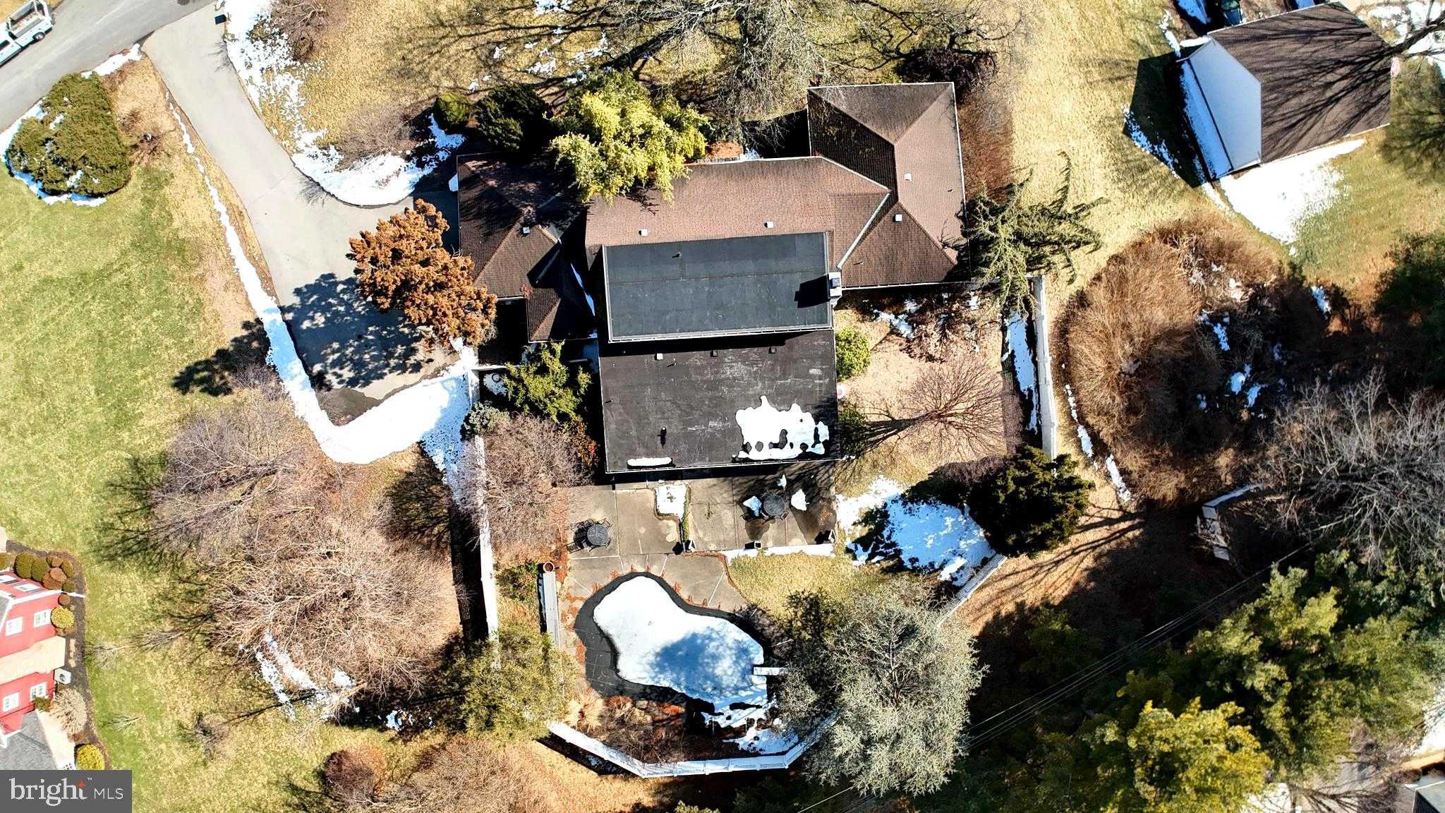 1850 Briarcliff Ter photo 3