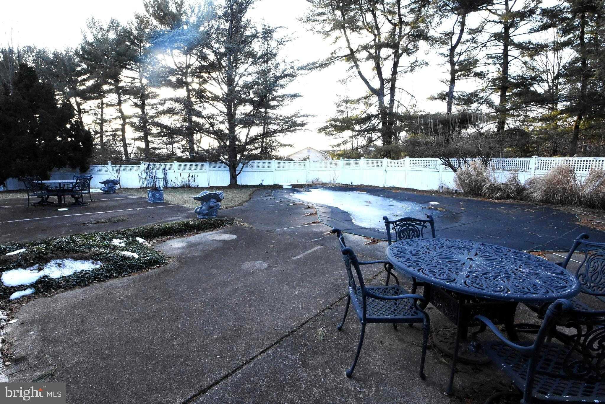 1850 Briarcliff Ter photo 4